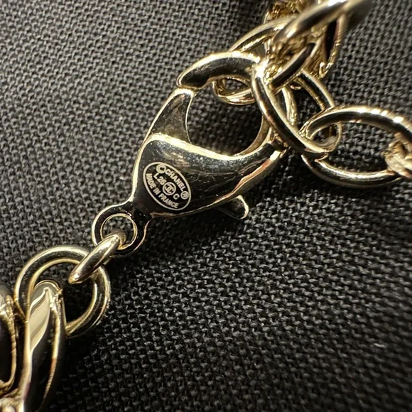 CHANEL CC LOGO GOLD CHOKER - Picture 4 of 4